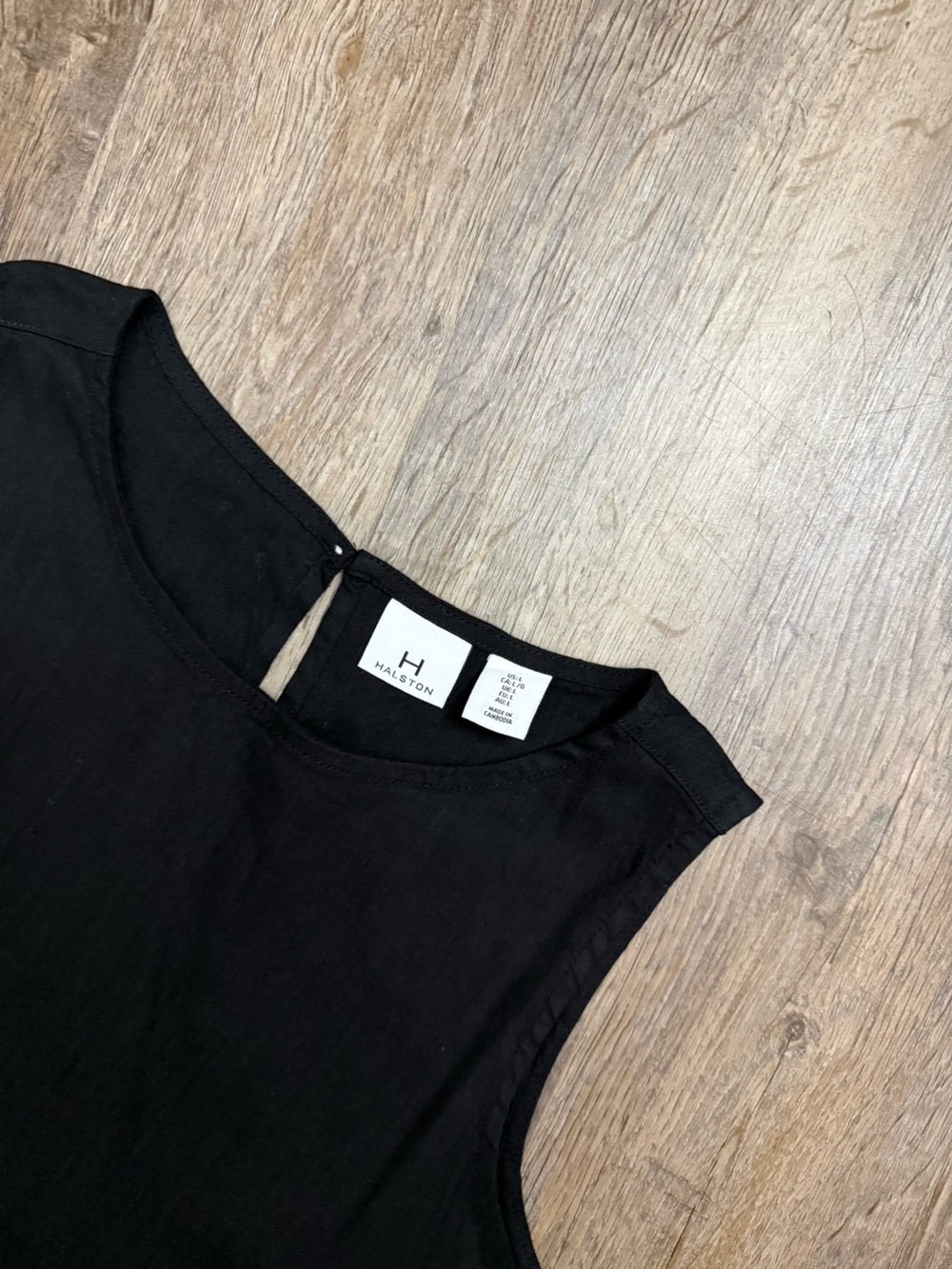 Halston • Linen Blend Sleeveless Shift Dress - Picture 6 of 13